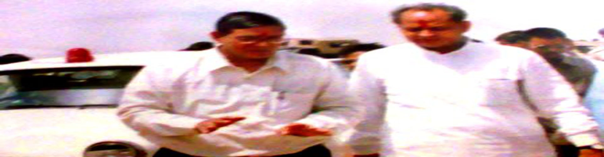 <p>RN Arvind with former CM Shri Ashok Gehlot</p>
